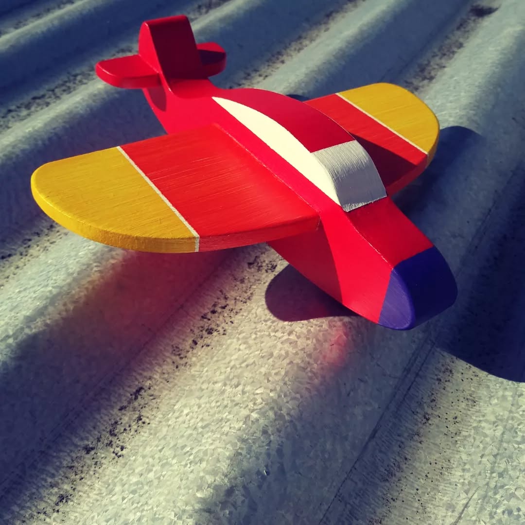 Avión de madera