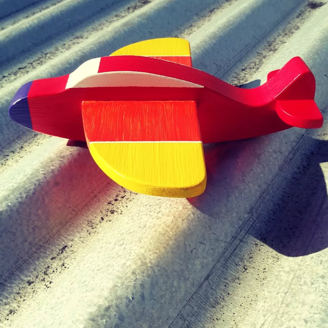 Avión de madera