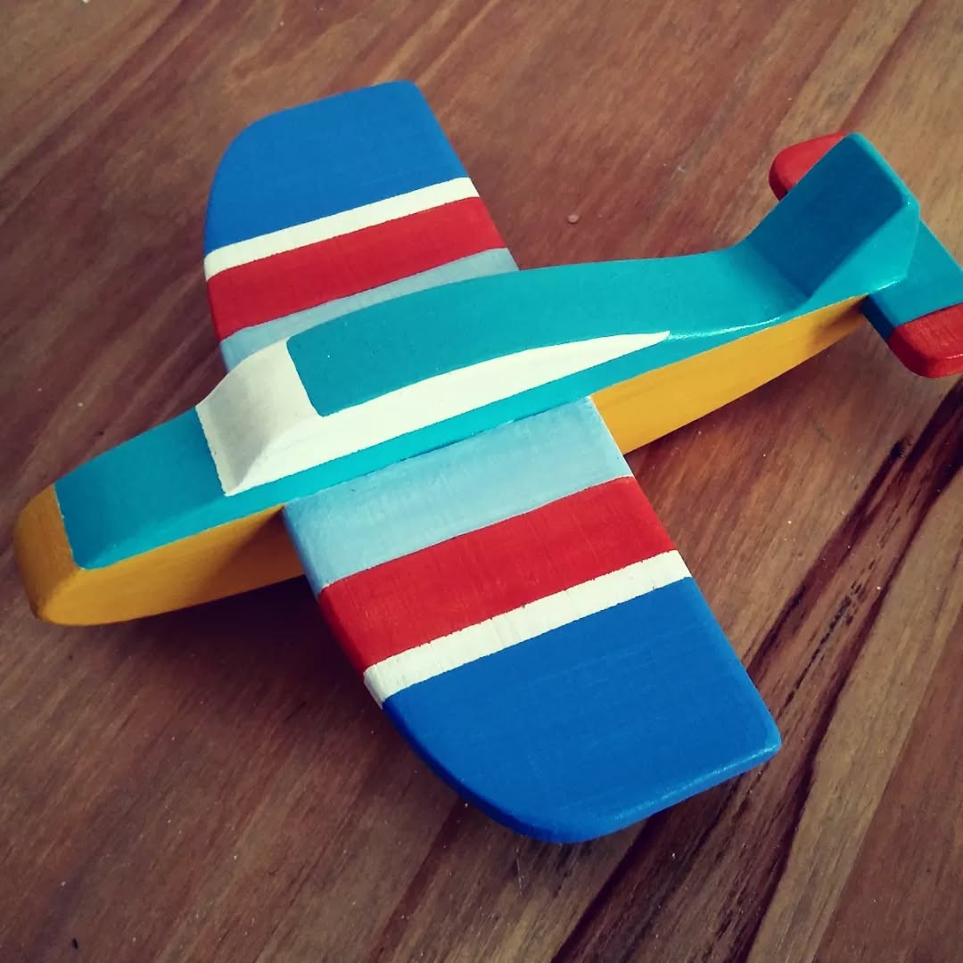 Avión de madera
