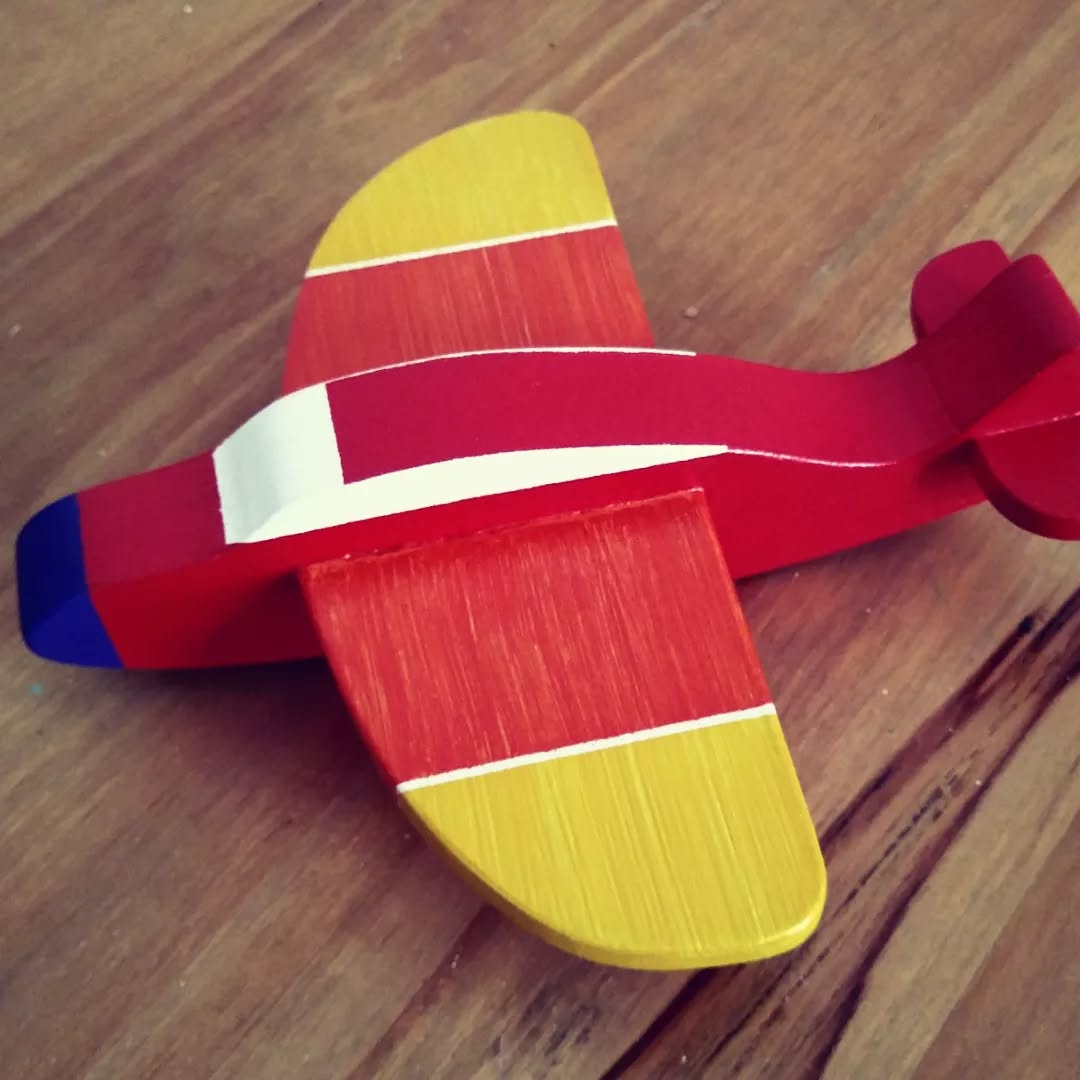 Avión de madera